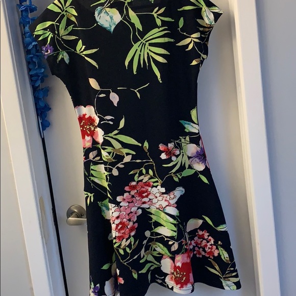 Floral dress - Picture 4 of 8